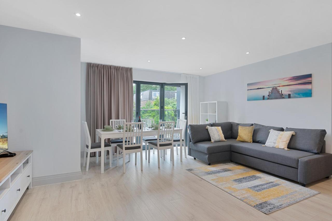 Spacious, 3 Bedroom, 2 Bathroom, Surbiton Екстериор снимка