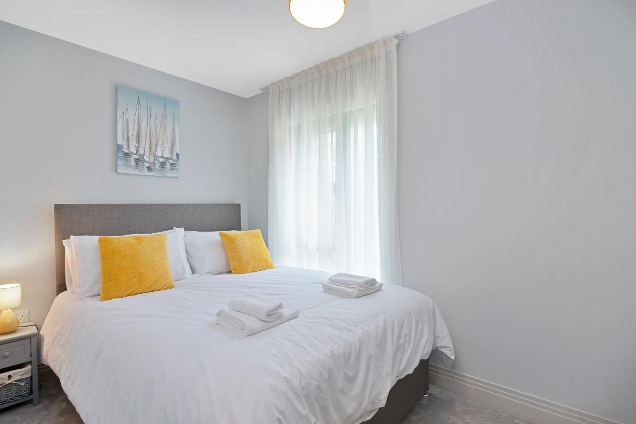Spacious, 3 Bedroom, 2 Bathroom, Surbiton Екстериор снимка